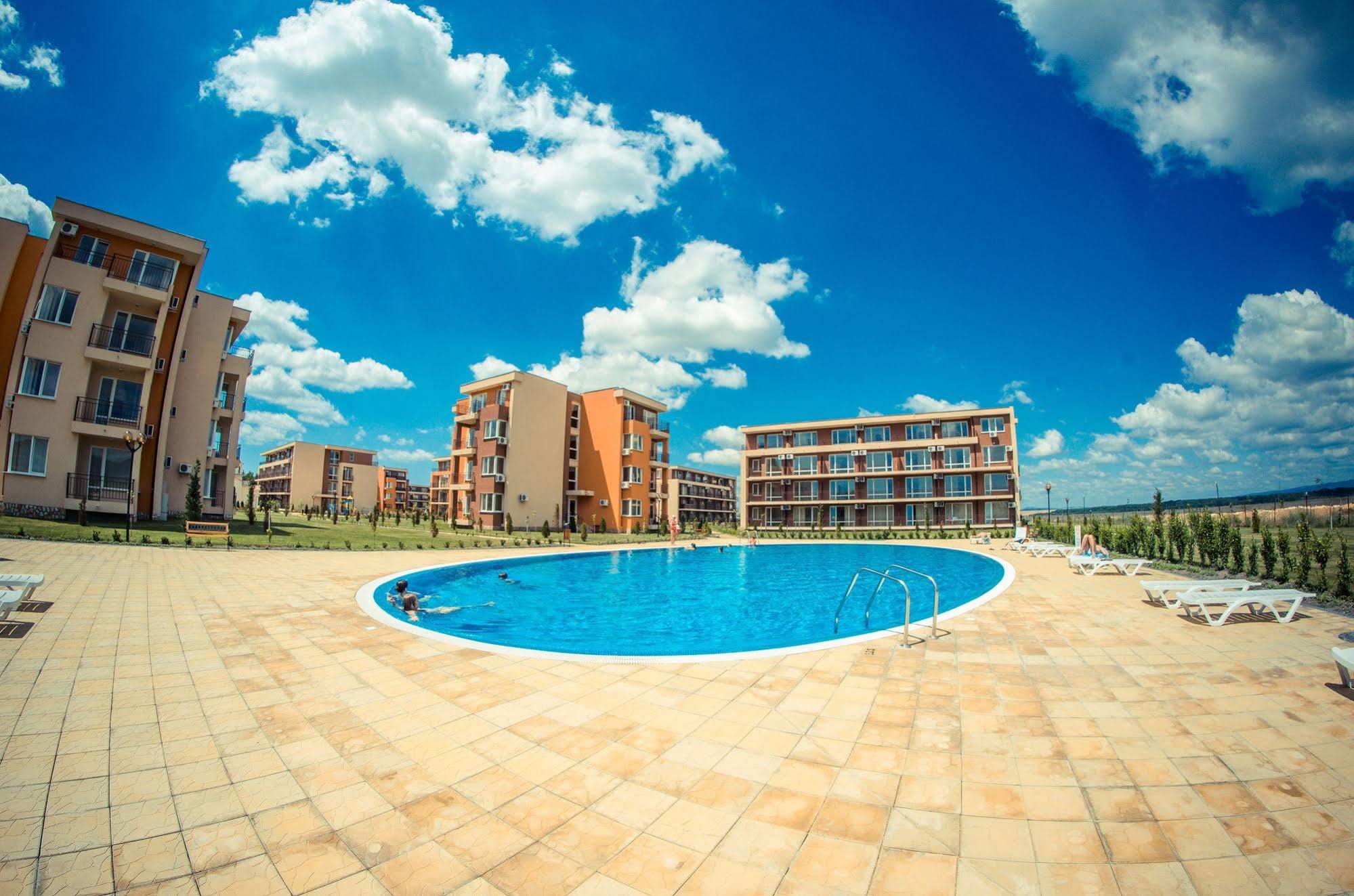 Holiday Fort Golf Club Солнечный берег Экстерьер фото