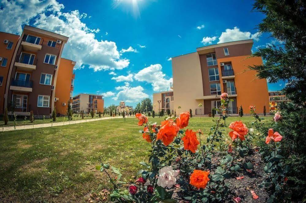 Holiday Fort Golf Club Солнечный берег Экстерьер фото