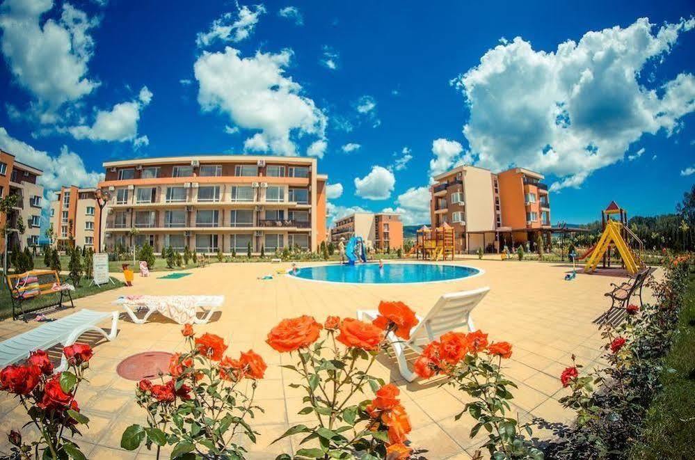 Holiday Fort Golf Club Солнечный берег Экстерьер фото