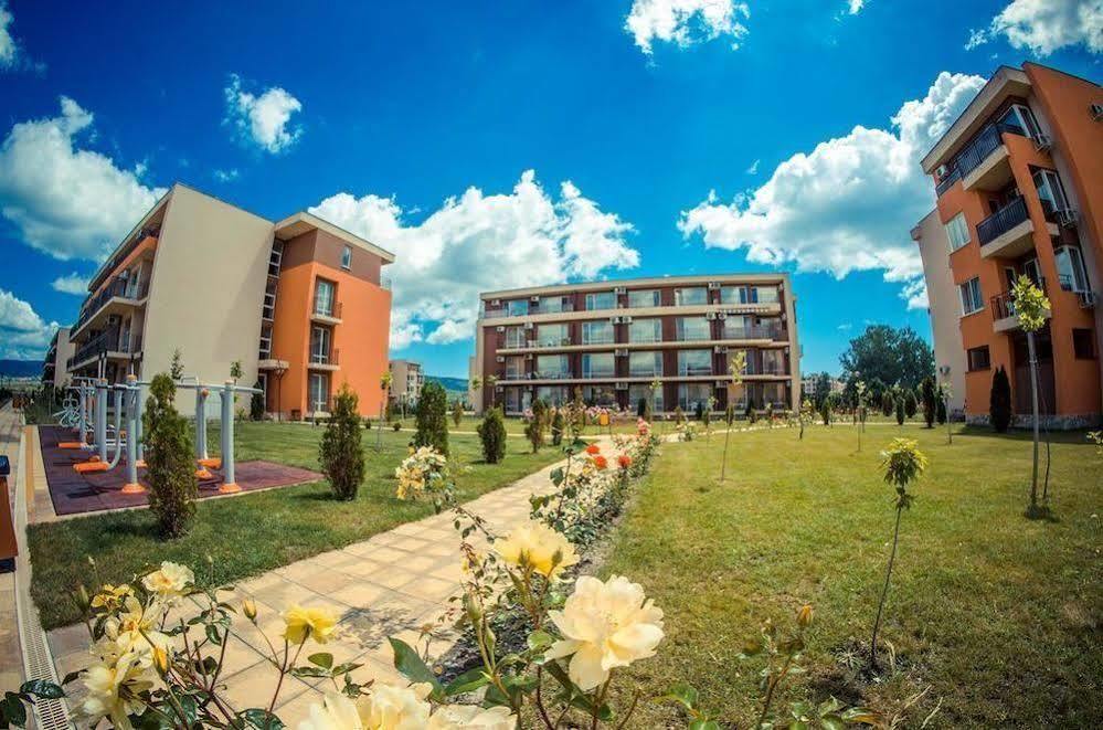 Holiday Fort Golf Club Солнечный берег Экстерьер фото